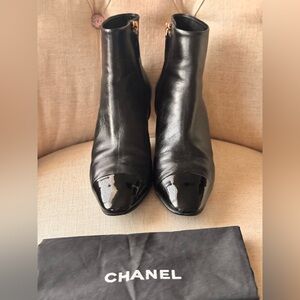 CHANEL Black Glossy Leather Heeled Boots